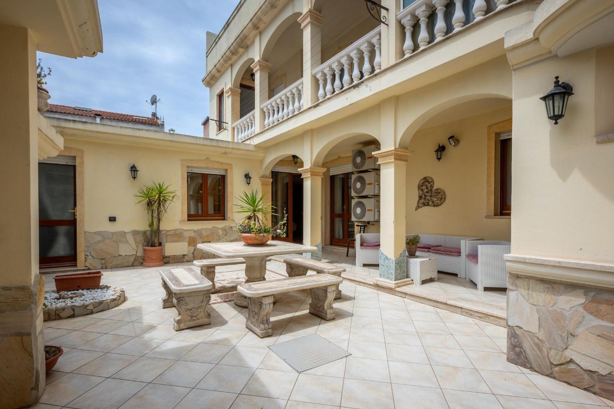 Ferienwohnung La Casa Di Tonina Quartu SantʼElena Exterior foto