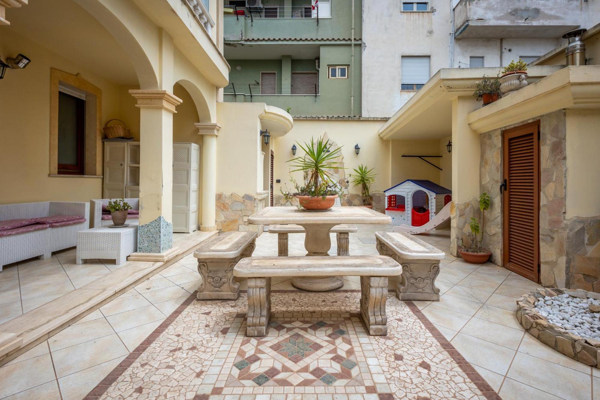 Ferienwohnung La Casa Di Tonina Quartu SantʼElena Exterior foto